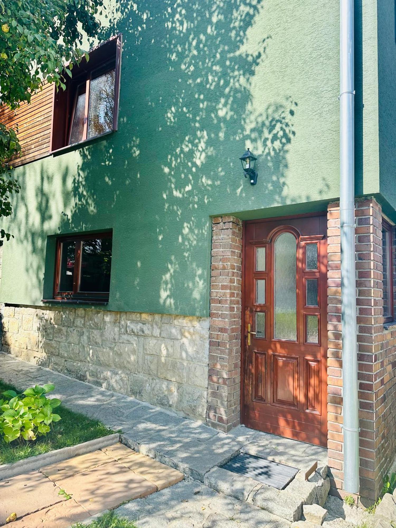 Podkrovie V Zeleni - Privat Strba Exterior photo